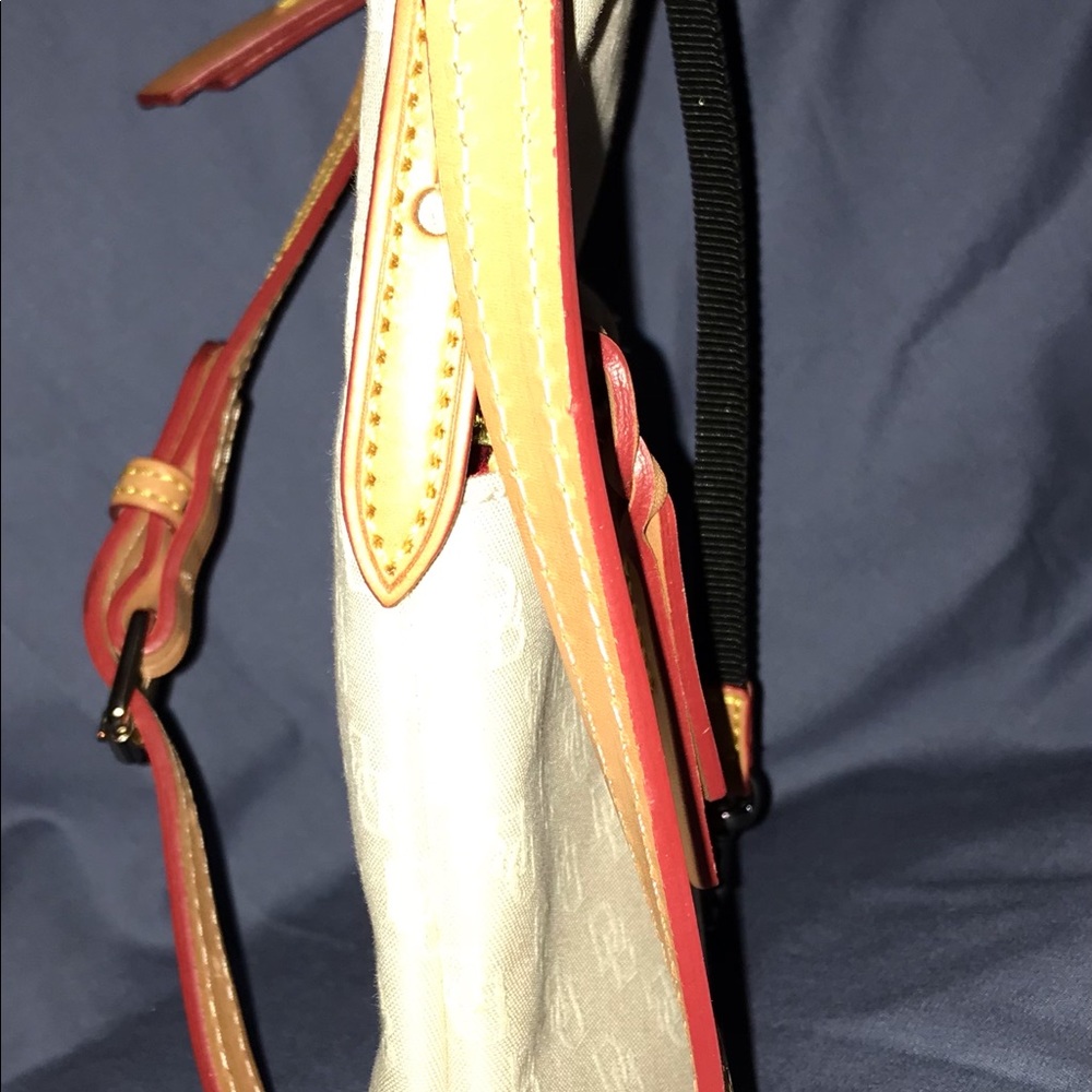 Dooney Bourke small bag - Picture 3 of 5
